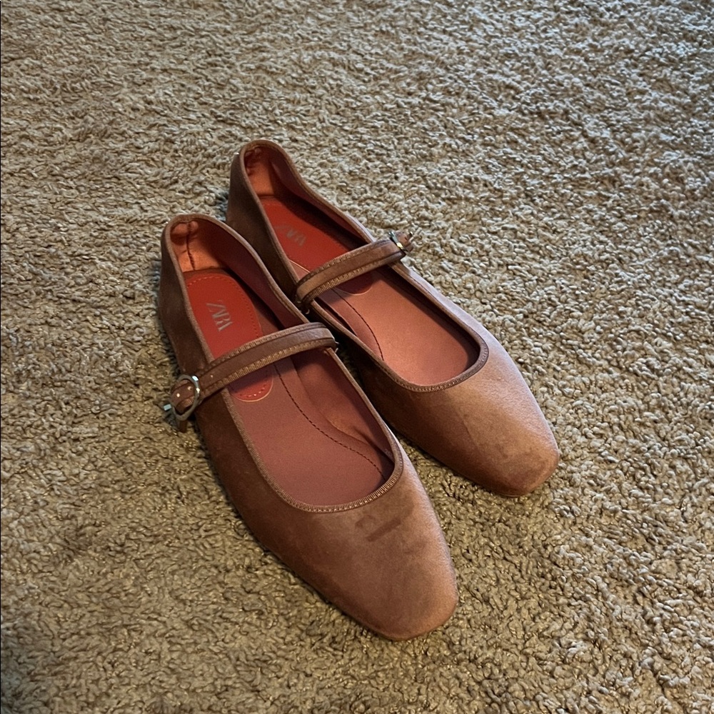 Zara pink velvet shoes - Picture 1 of 1
